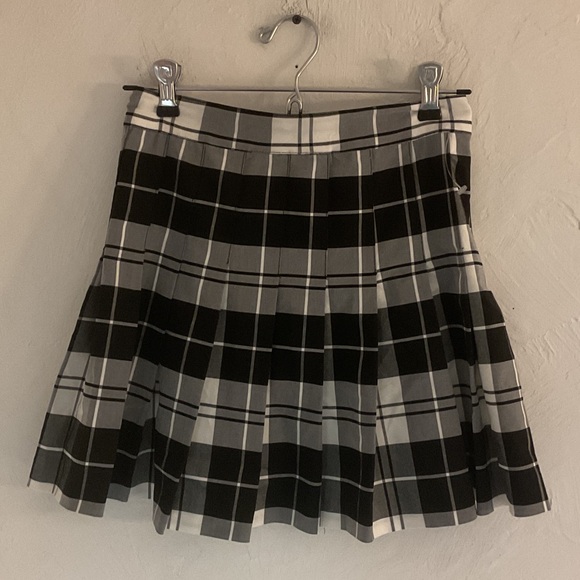 Love Tree Dresses & Skirts - Love Tree Plaid & Pleated Mini Skirt, Size S, Black/White, NWOT